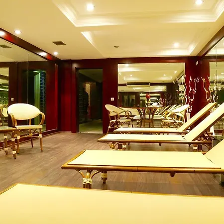 Anzer Hotel 4*