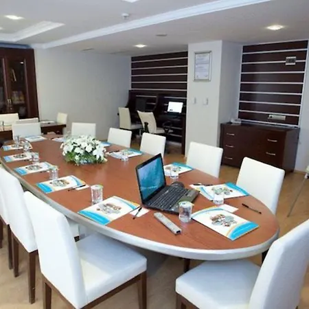 فندق Anzer 4*