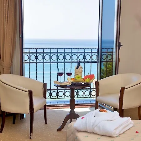 Anzer Hotel 4*